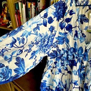 NWT. Beautiful H&M dress. Size M.